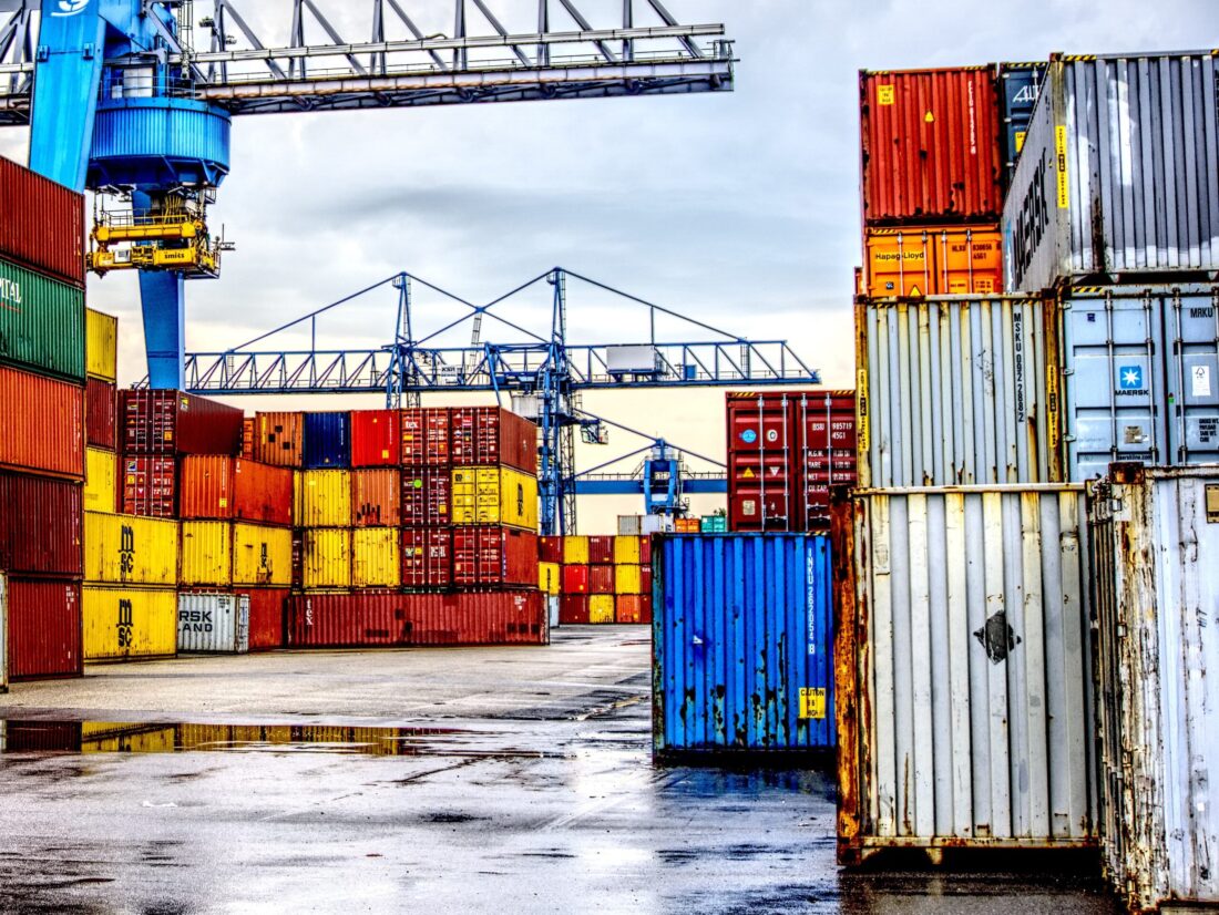 Container Stapel am Hafen